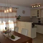Дом отдыха Holiday Home Mate Tinjan